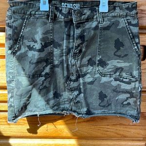Rewash Camo, comfort stretch Size 9(29) skirt